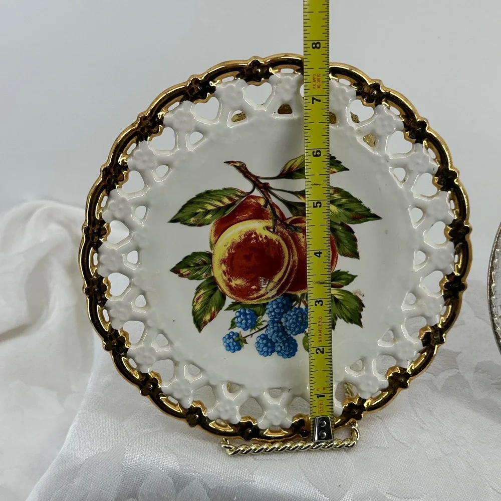 Vintage Decorative Pierced Plate White Gold Fruit Floral Reticulated Plate Wall